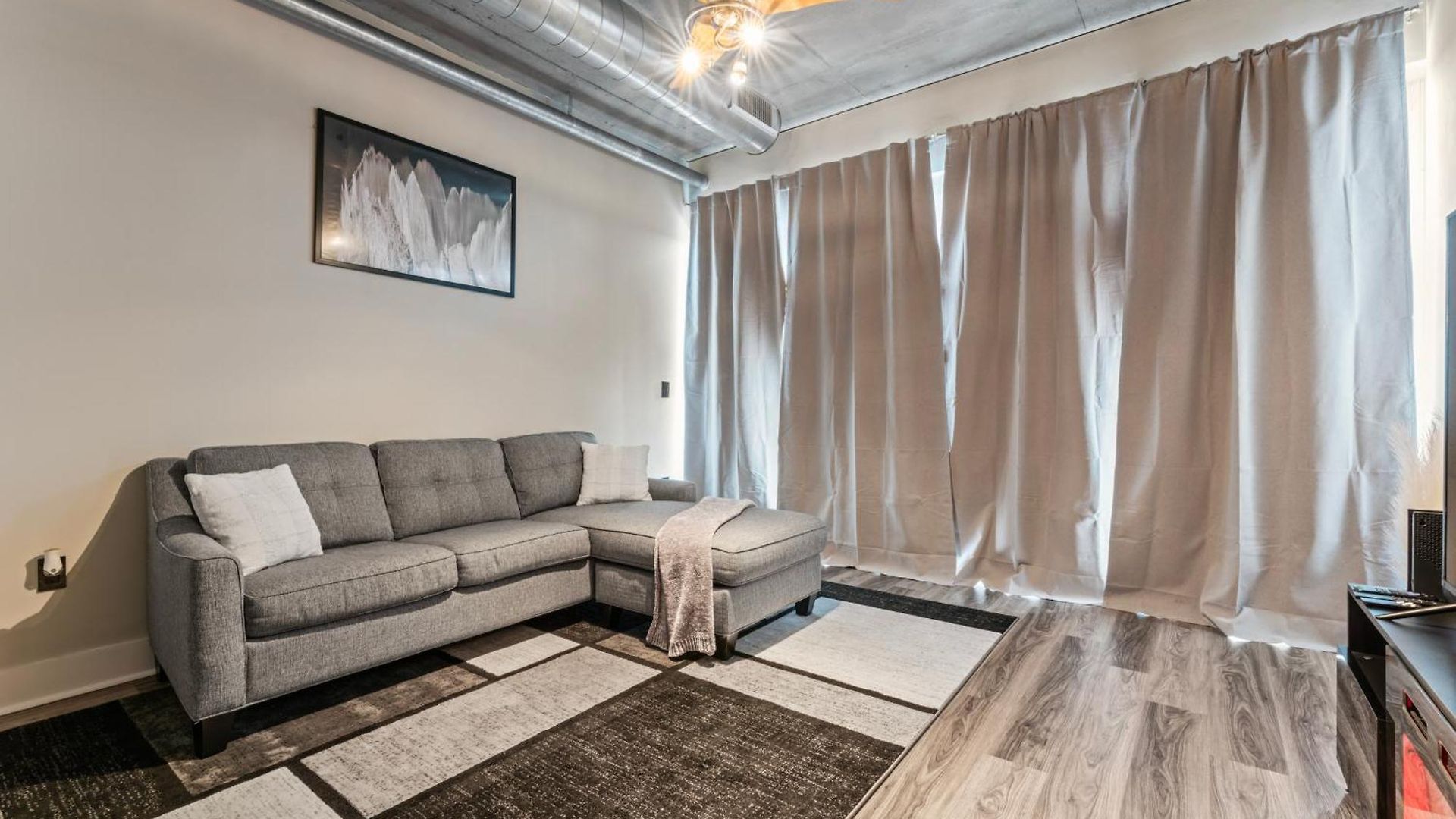 Perfect Uptown Loft-2 Min Walk To City's Spots Charlotte