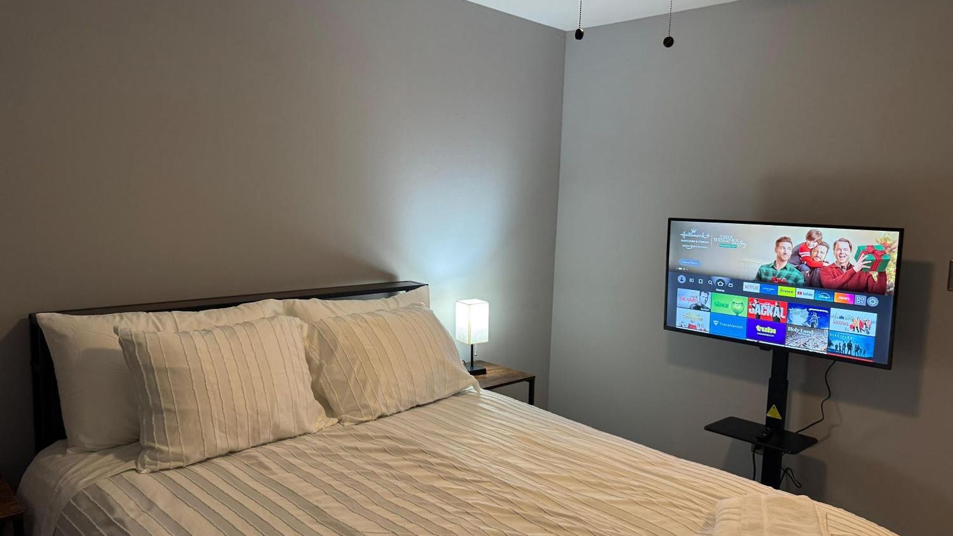 3 Bedroom Townhome Pineville Apartment *