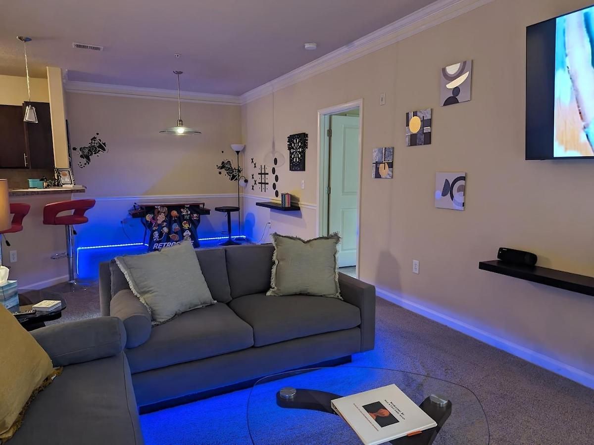 Away From - Book Friday And Saturday Get Sunday Free! Sleeps 7 Immediate Availability! Beautiful Gated Community Apartment Charlotte
