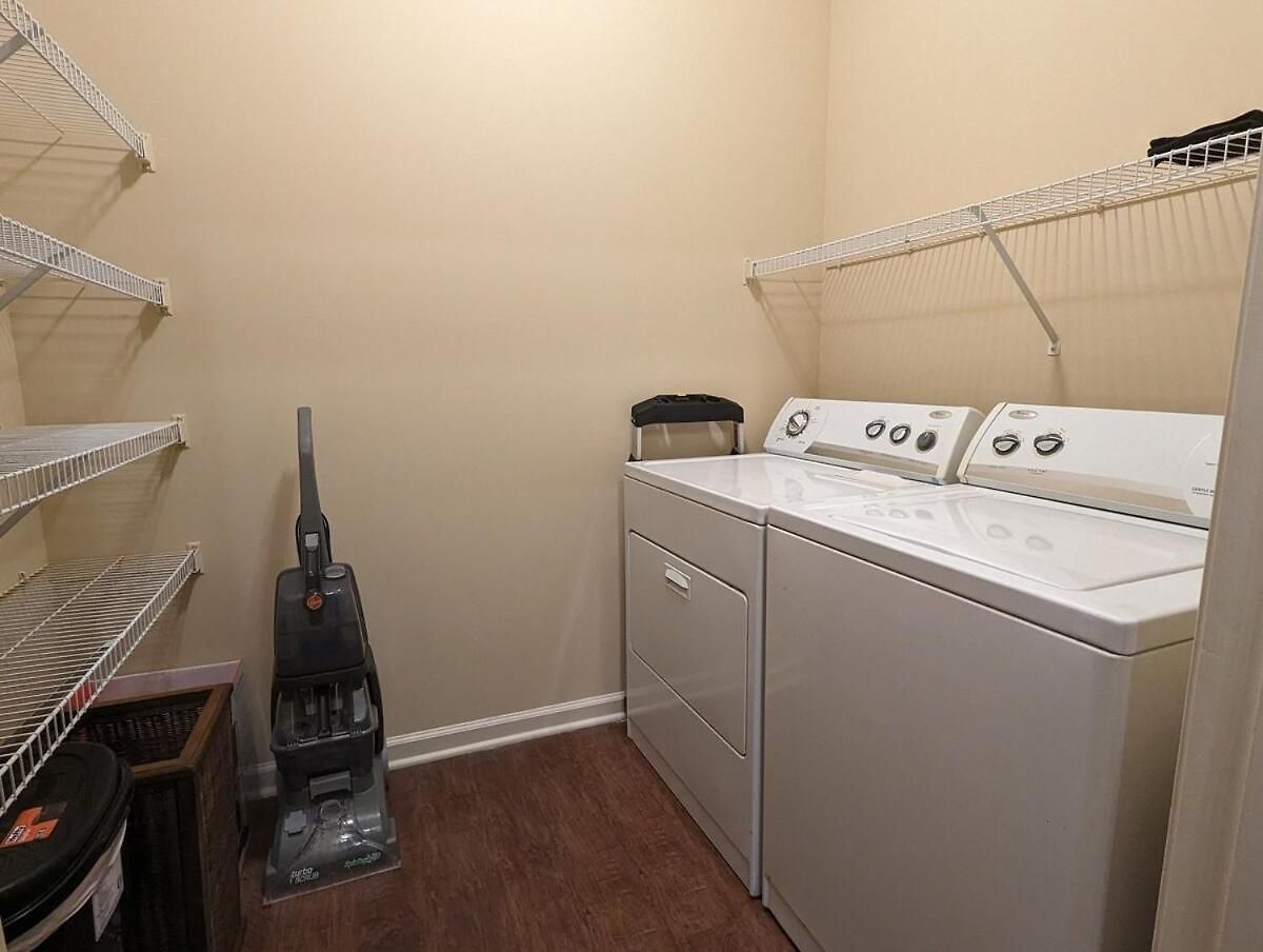Away From - Book Friday And Saturday Get Sunday Free! Sleeps 7 Immediate Availability! Beautiful Gated Community Apartment