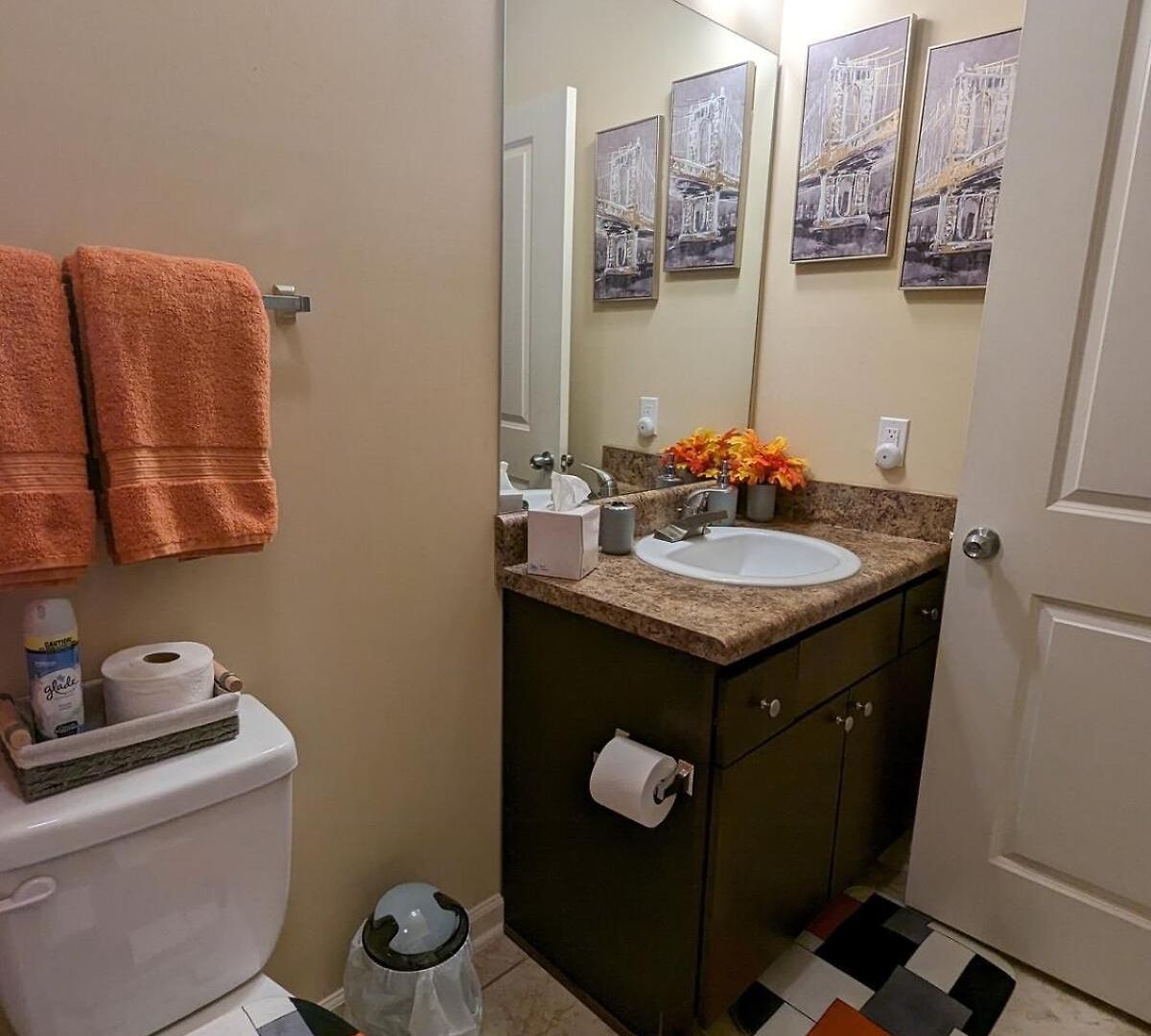 Apartment Away From - Book Friday And Saturday Get Sunday Free! Sleeps 7 Immediate Availability! Beautiful Gated Community