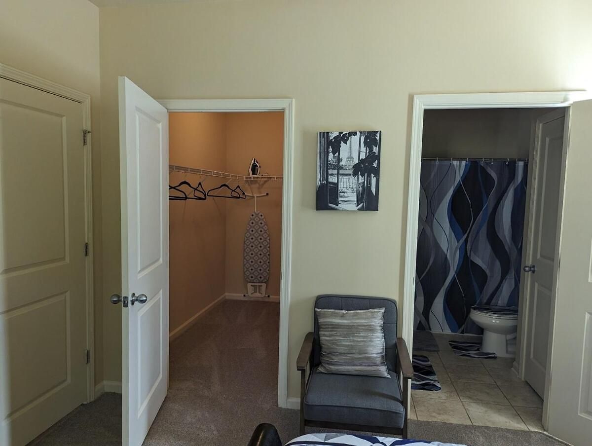 Away From - Book Friday And Saturday Get Sunday Free! Sleeps 7 Immediate Availability! Beautiful Gated Community Apartment Charlotte