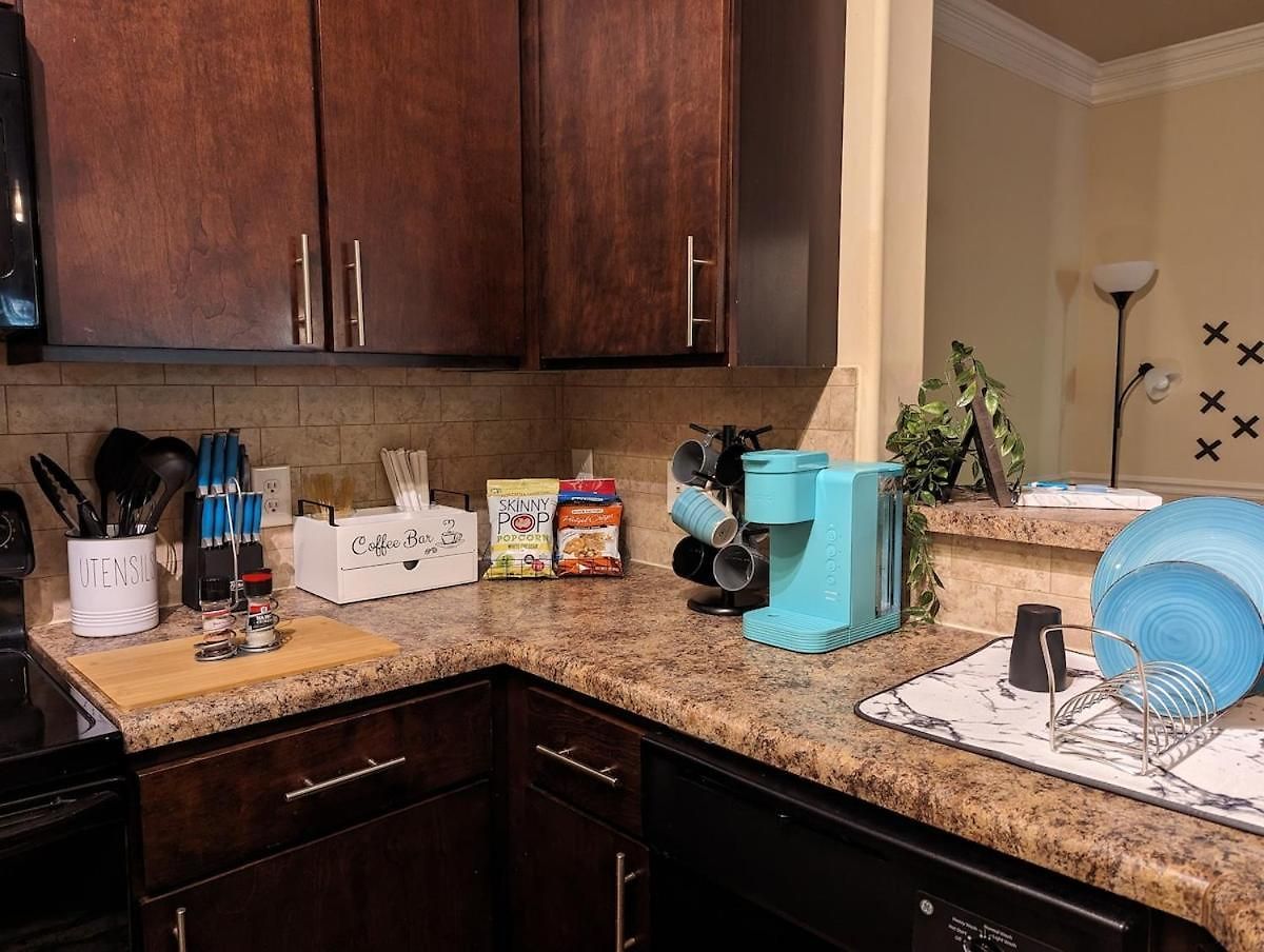 Away From - Book Friday And Saturday Get Sunday Free! Sleeps 7 Immediate Availability! Beautiful Gated Community *