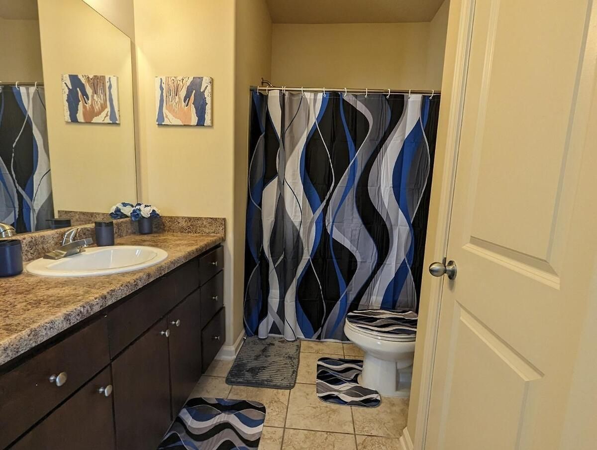 Away From - Book Friday And Saturday Get Sunday Free! Sleeps 7 Immediate Availability! Beautiful Gated Community Charlotte