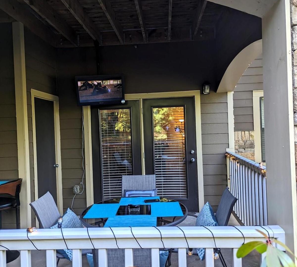 Apartment Away From - Book Friday And Saturday Get Sunday Free! Sleeps 7 Immediate Availability! Beautiful Gated Community Charlotte