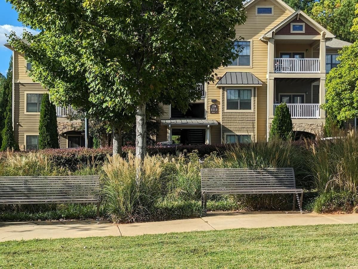 Away From - Book Friday And Saturday Get Sunday Free! Sleeps 7 Immediate Availability! Beautiful Gated Community Apartment *