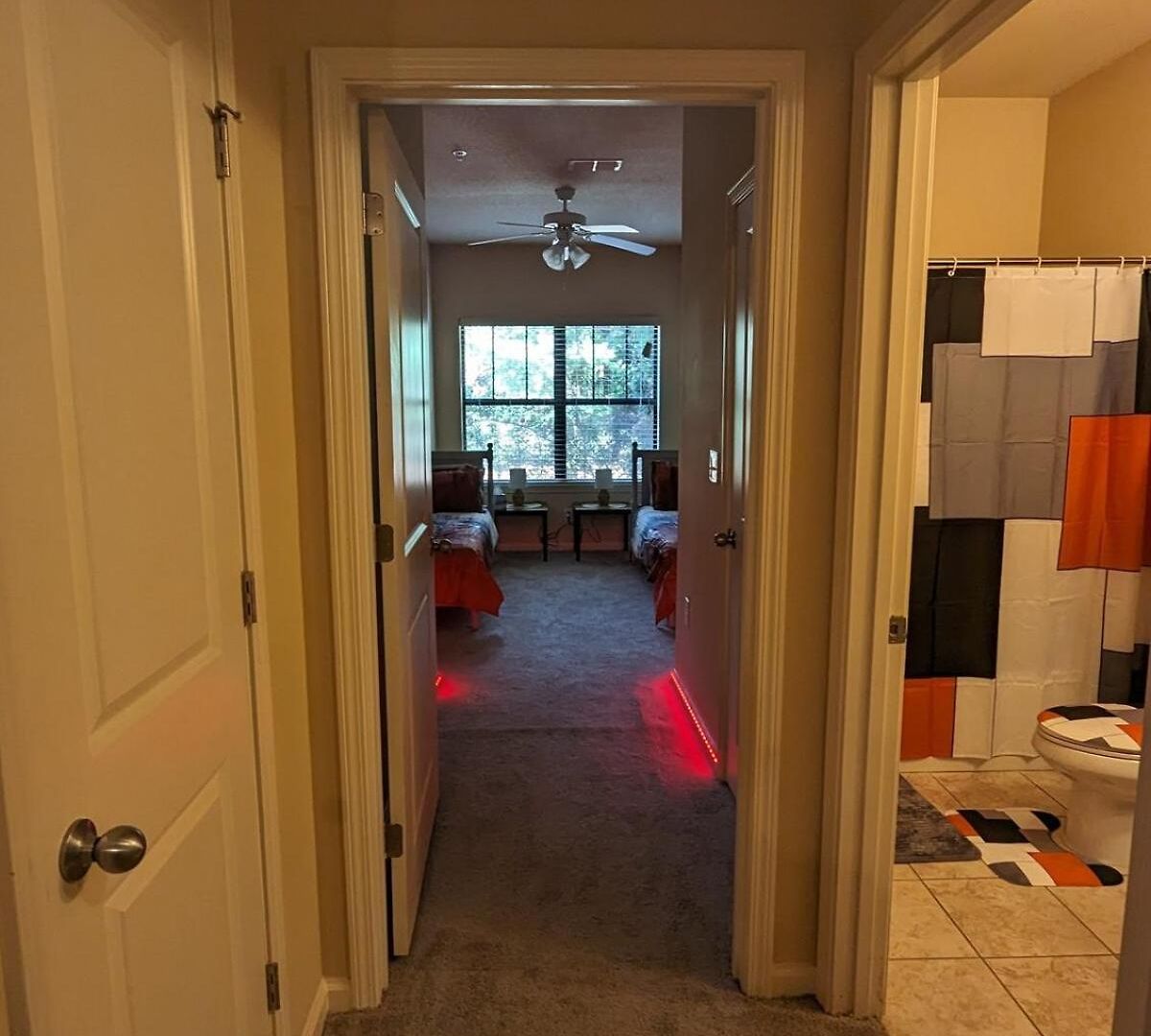 Apartment Away From - Book Friday And Saturday Get Sunday Free! Sleeps 7 Immediate Availability! Beautiful Gated Community Charlotte
