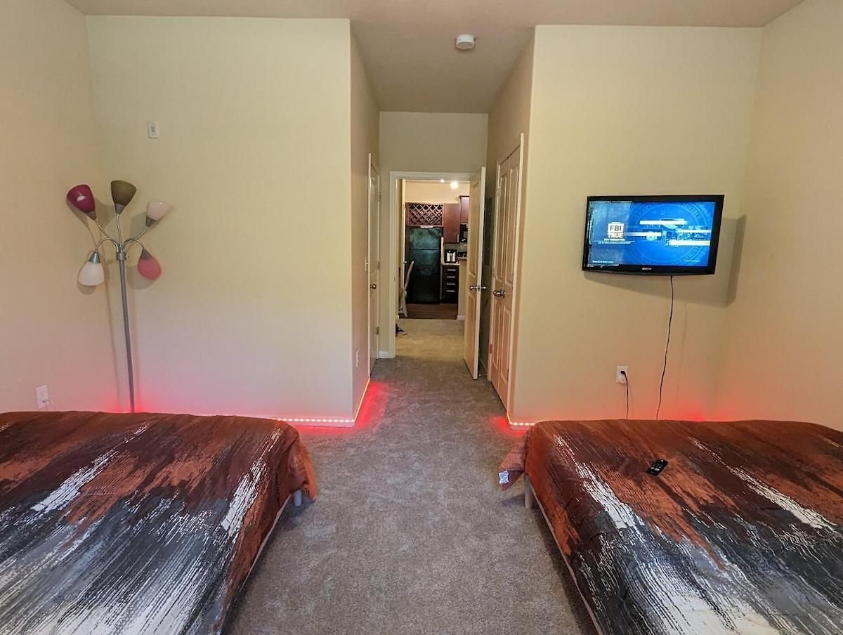 Away From - Book Friday And Saturday Get Sunday Free! Sleeps 7 Immediate Availability! Beautiful Gated Community * Charlotte