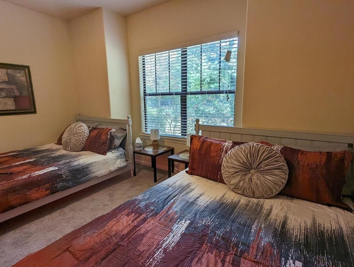 Away From - Book Friday And Saturday Get Sunday Free! Sleeps 7 Immediate Availability! Beautiful Gated Community