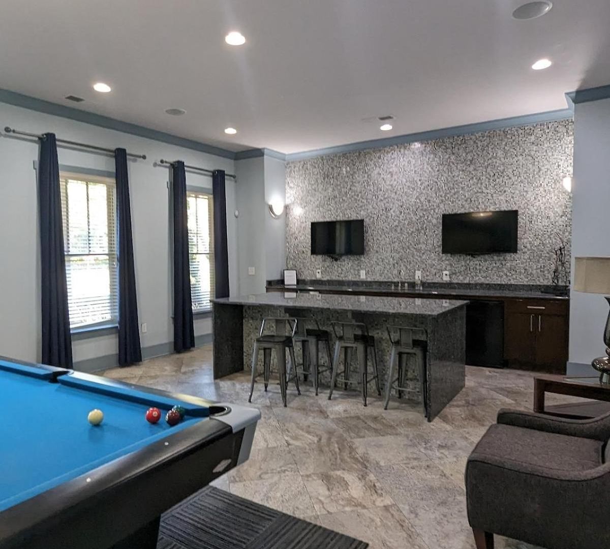 Away From - Book Friday And Saturday Get Sunday Free! Sleeps 7 Immediate Availability! Beautiful Gated Community Apartment *