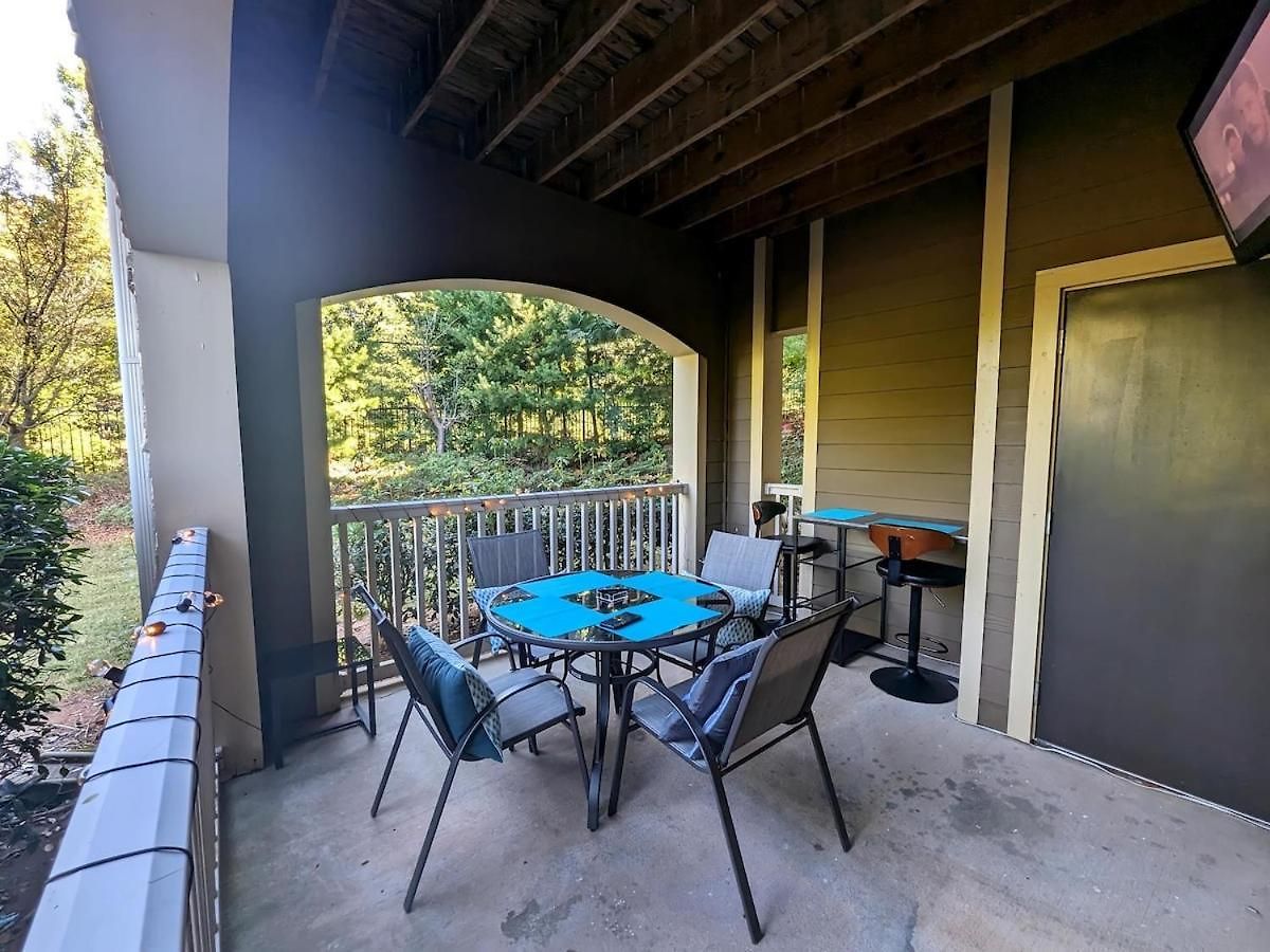 Apartment Away From - Book Friday And Saturday Get Sunday Free! Sleeps 7 Immediate Availability! Beautiful Gated Community Charlotte