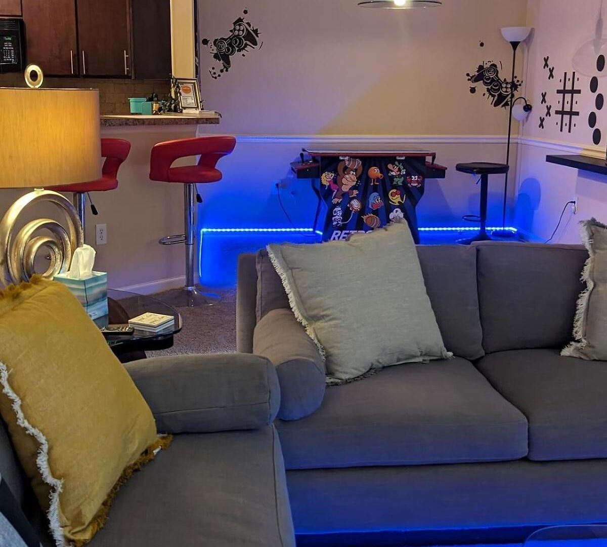 Apartment Away From - Book Friday And Saturday Get Sunday Free! Sleeps 7 Immediate Availability! Beautiful Gated Community