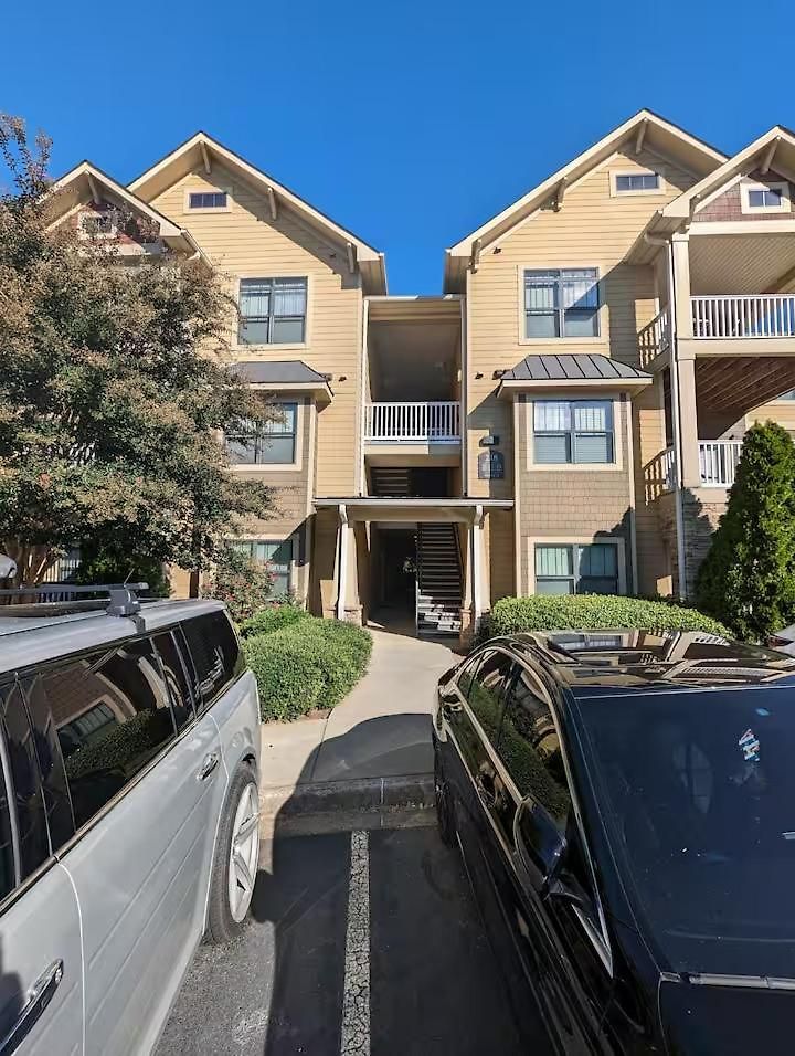 Away From - Book Friday And Saturday Get Sunday Free! Sleeps 7 Immediate Availability! Beautiful Gated Community Apartment *