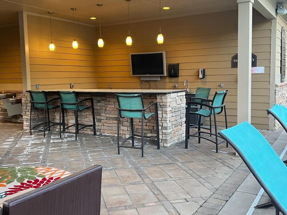 New Look! Book Friday & Saturday Get Sunday Free Ready For Work Or Play 