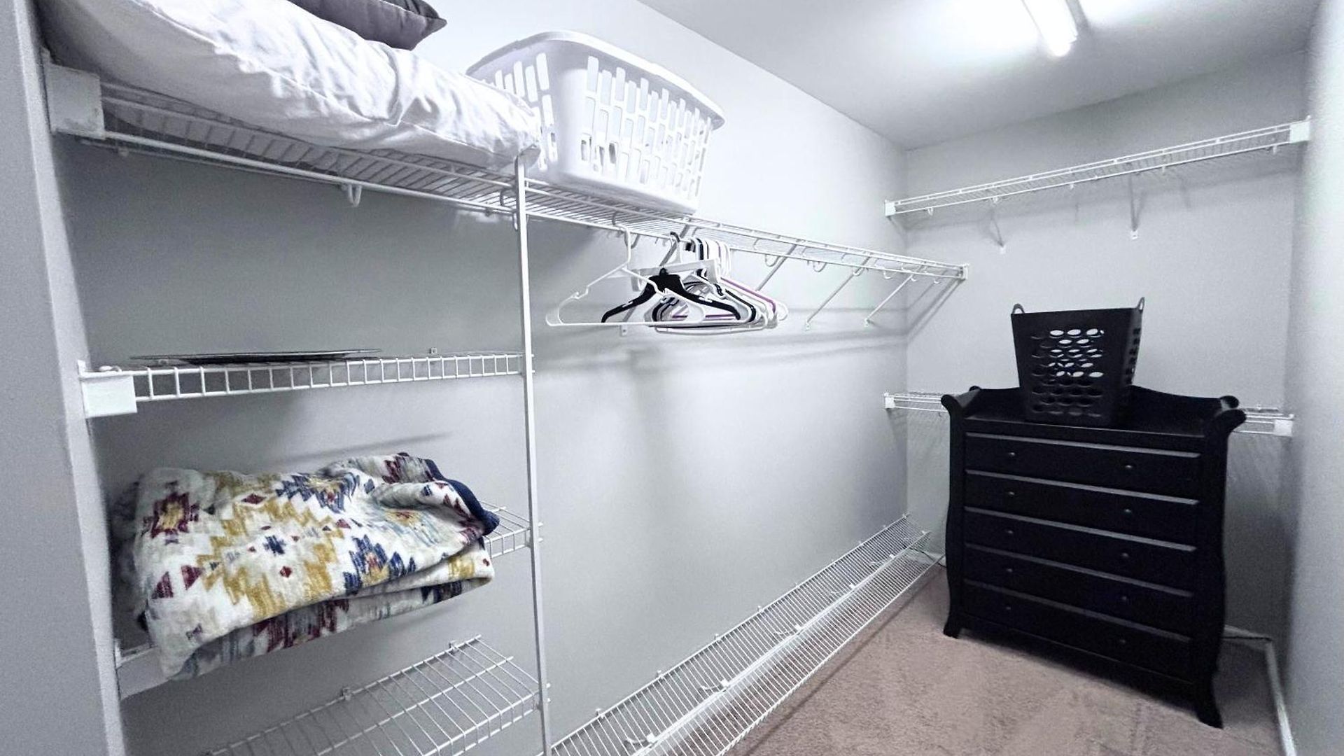 Spacious 4 Bdrm Fenced Yard With Garage Holiday home *
