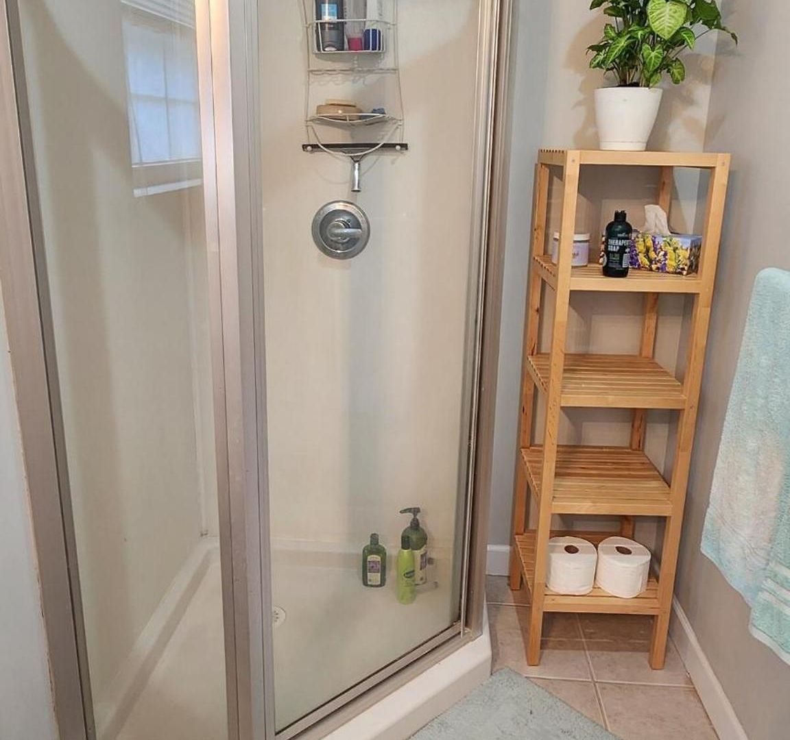 Quiet And Smoke Free Private Apartment *