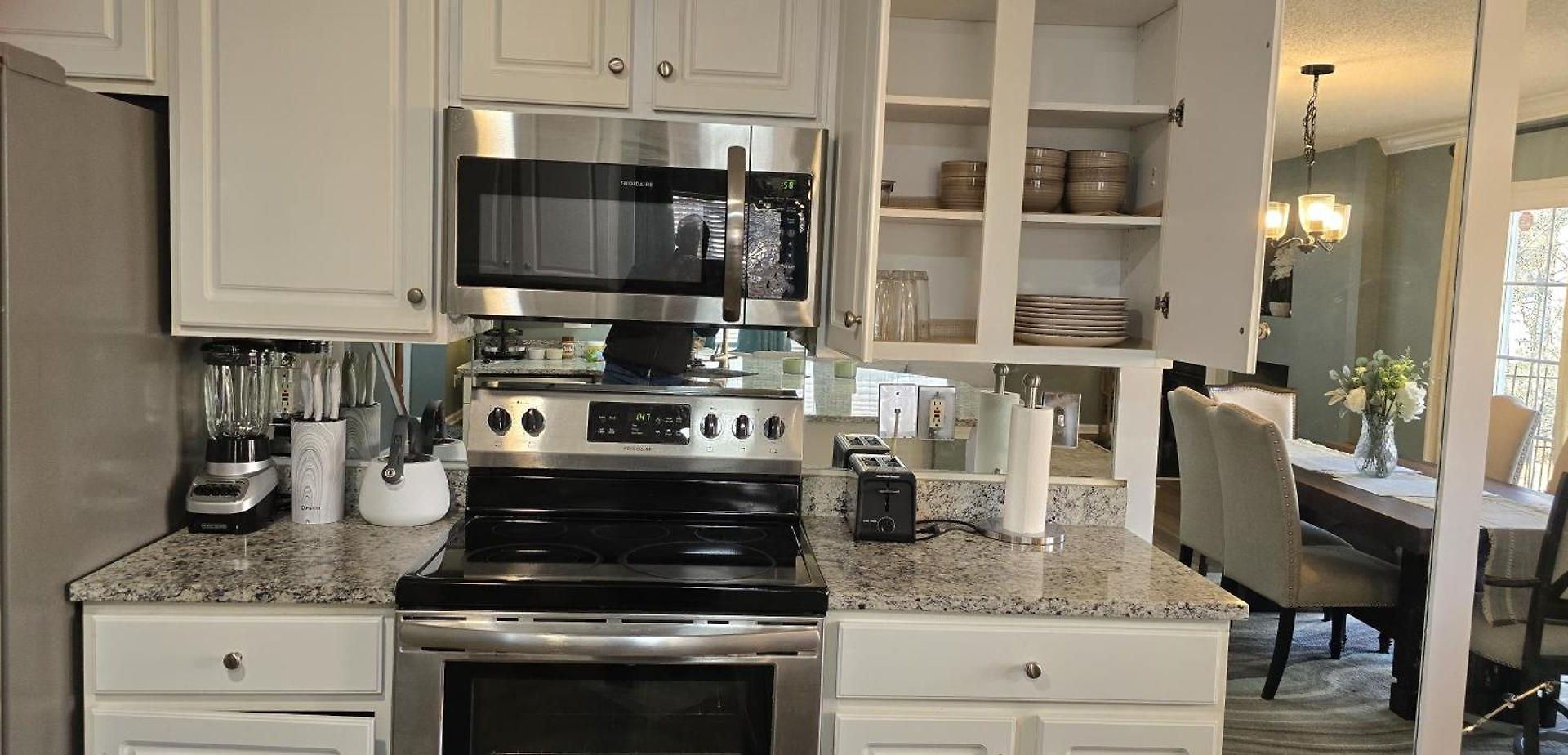 Close To Uptown & Airport Holiday home