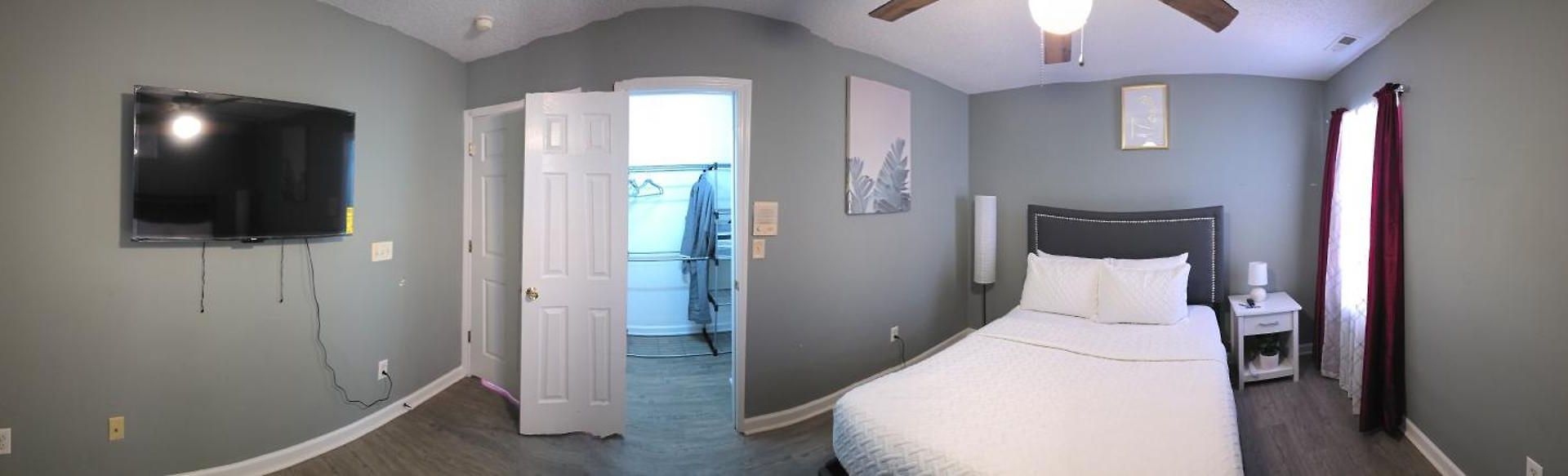 Holiday home Close To Uptown & Airport