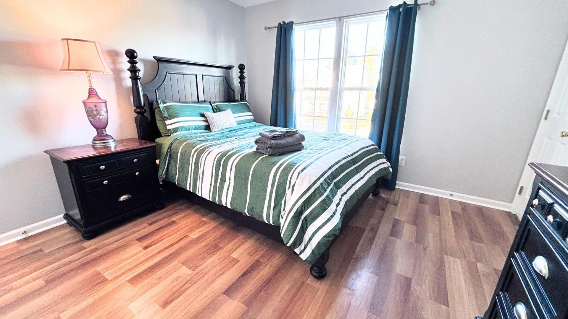 Amazing 4 Bdrm W Garage In Villa