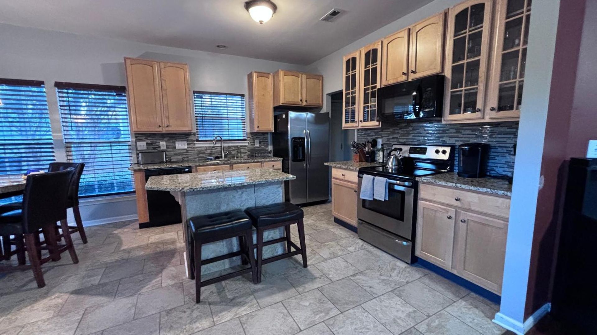Villa Amazing 4 Bdrm W Garage In