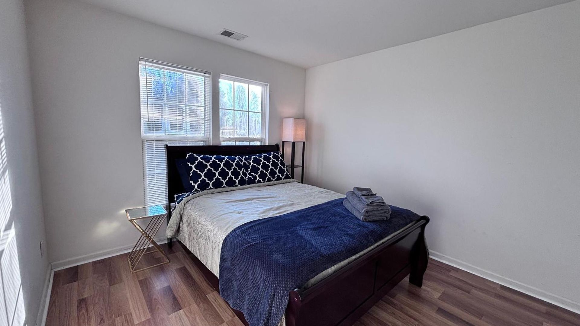 Amazing 4 Bdrm W Garage In * Charlotte
