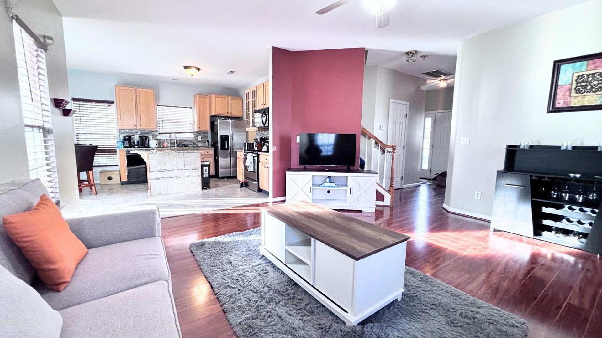 Amazing 4 Bdrm W Garage In Villa