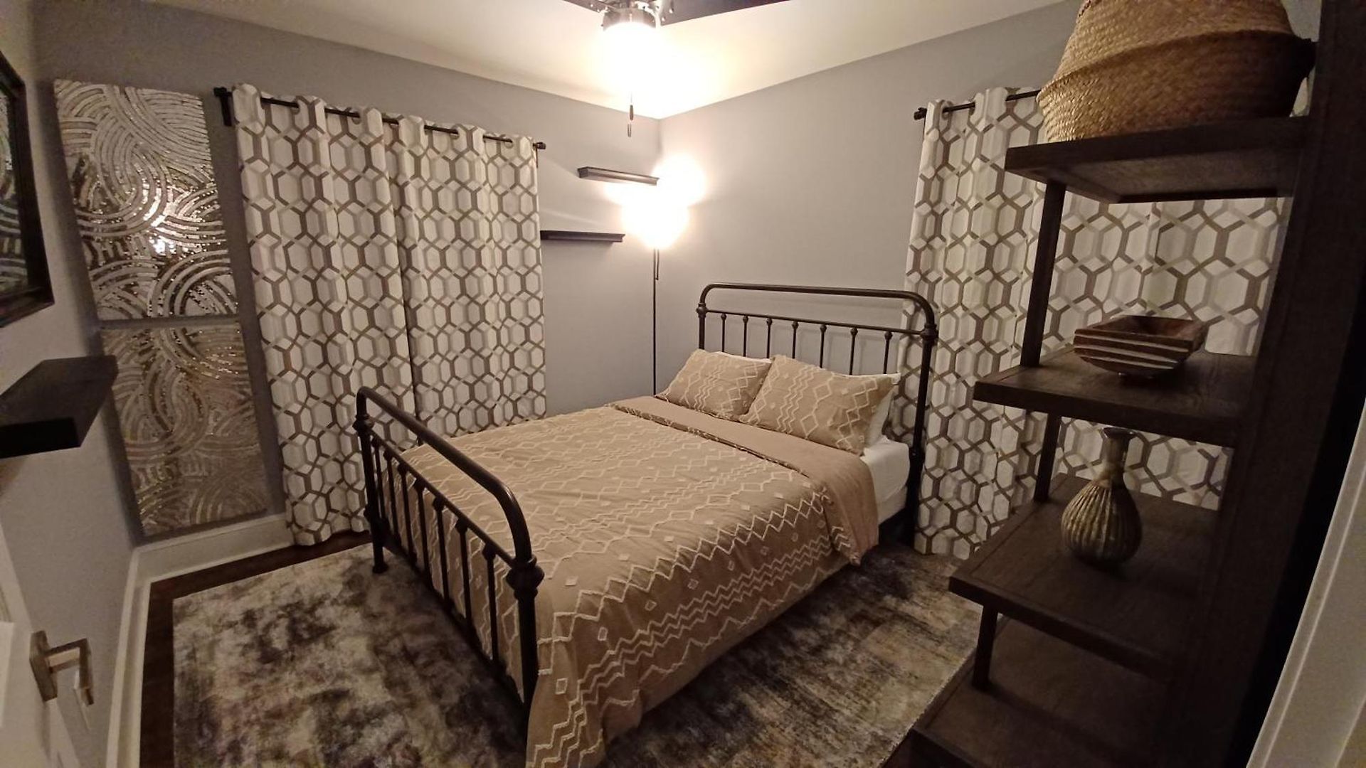 Old Creekside View Duplex Listing Guest house *