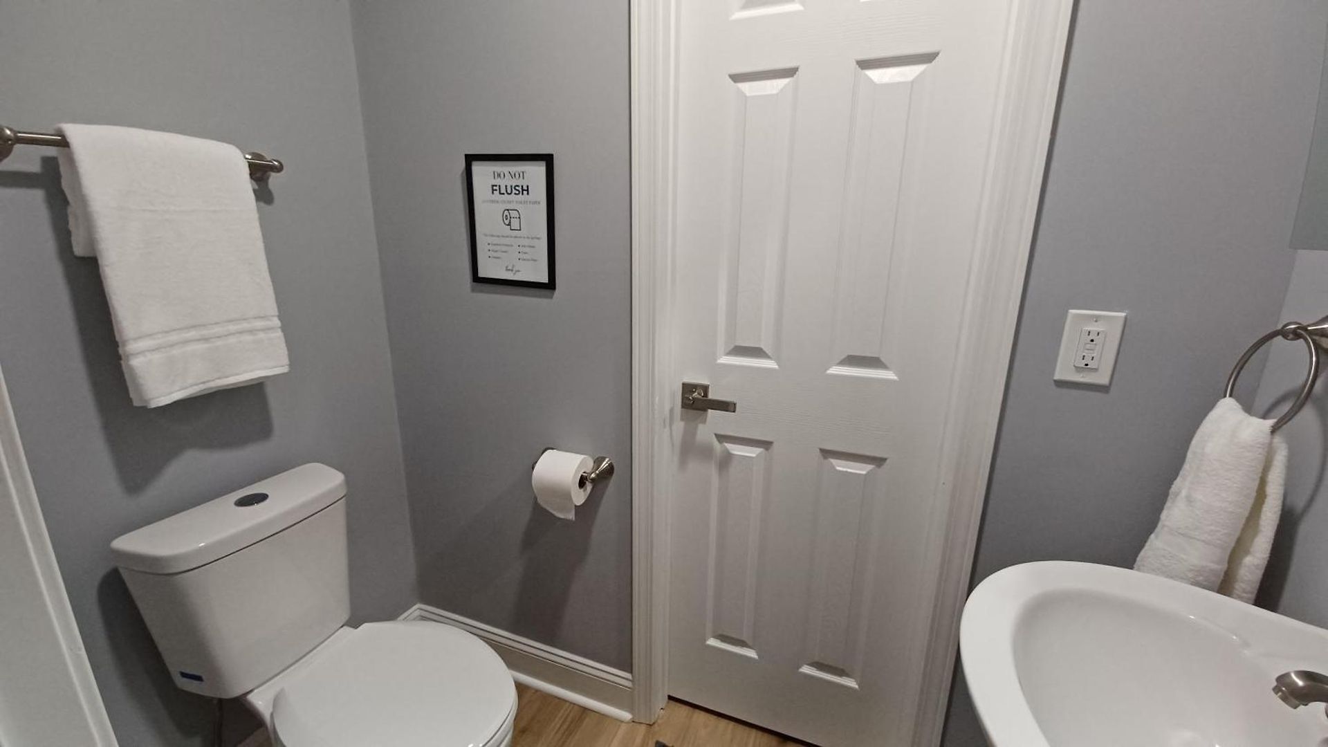 Guest house Old Creekside View Duplex Listing *