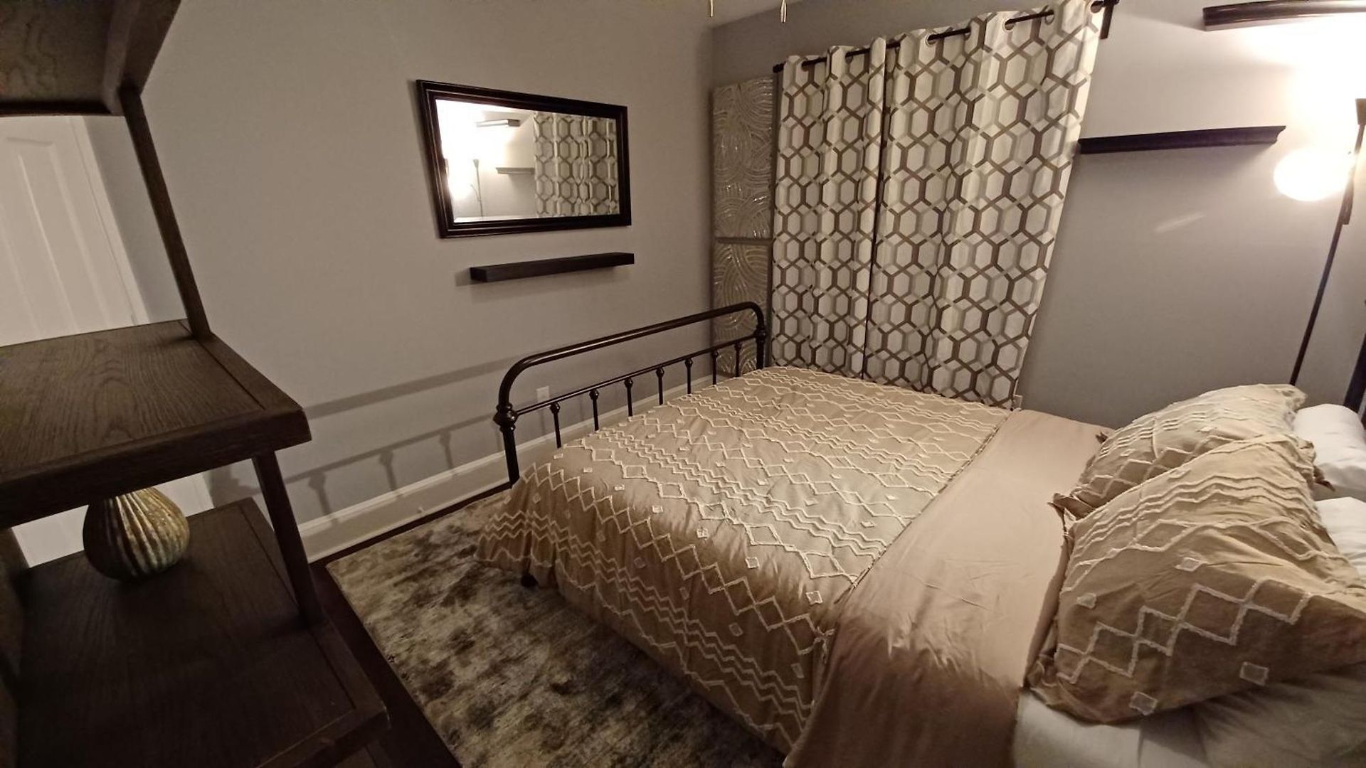 Guest house Old Creekside View Duplex Listing *