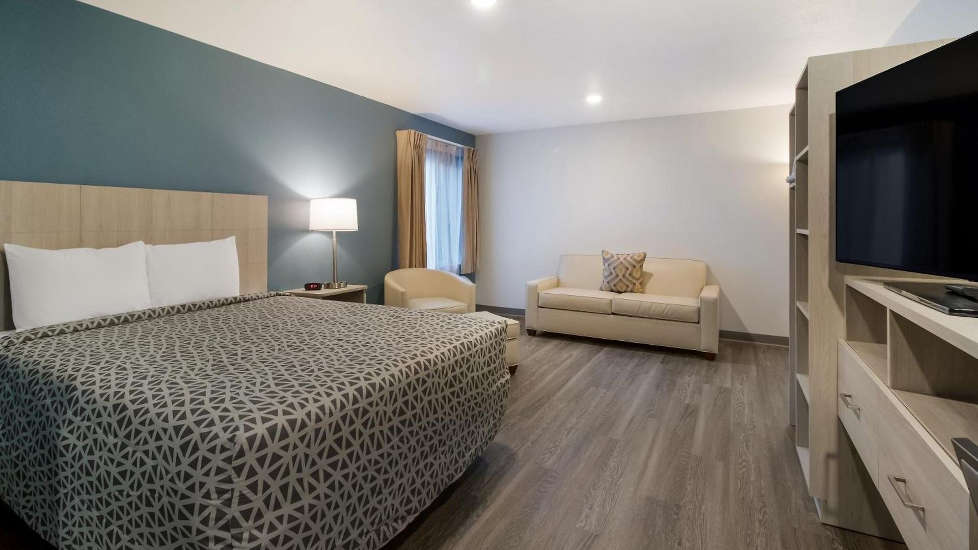 Woodspring Airport Hotel 3*