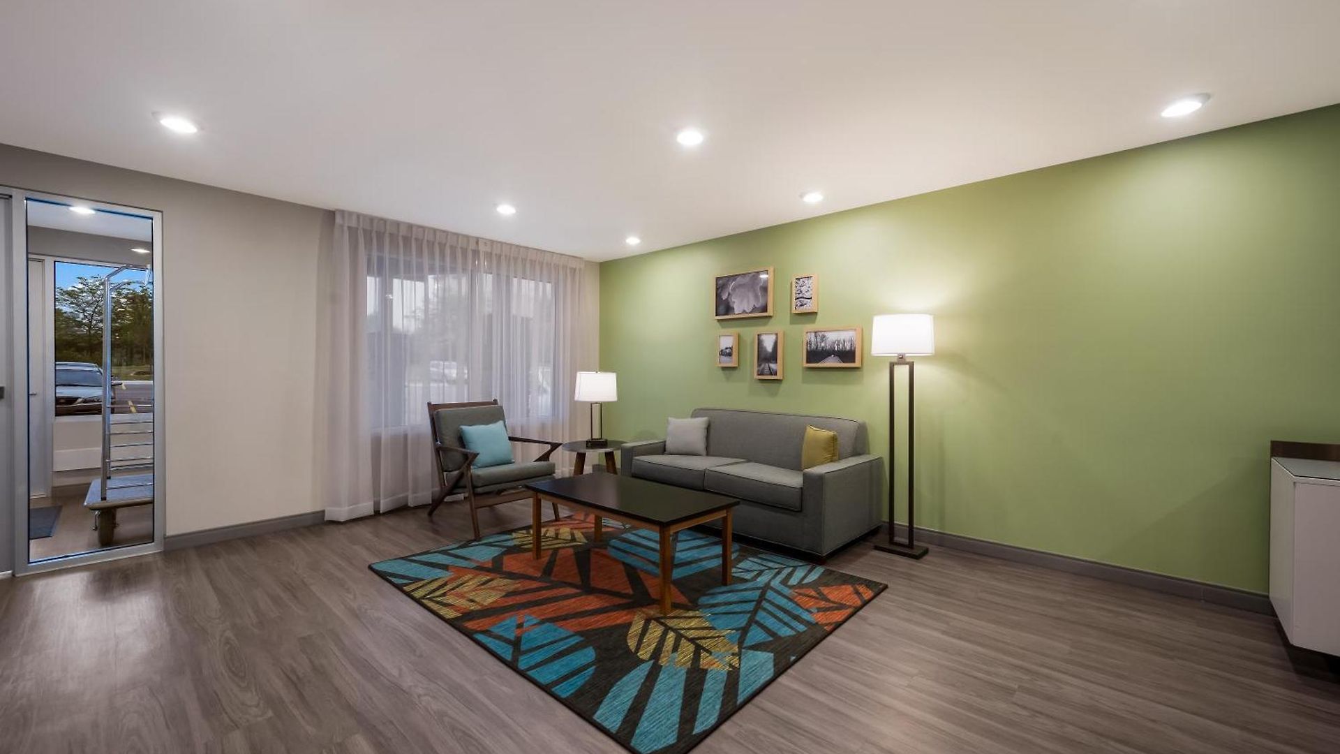 Woodspring Airport Hotel