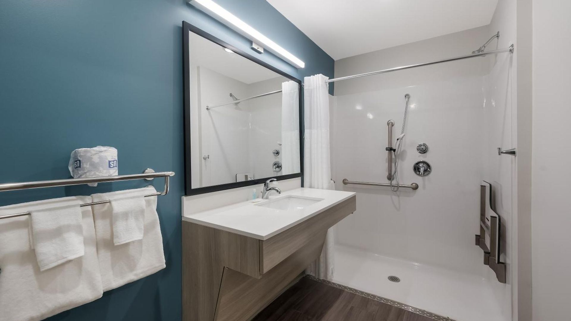 Hotel Woodspring Airport 3*