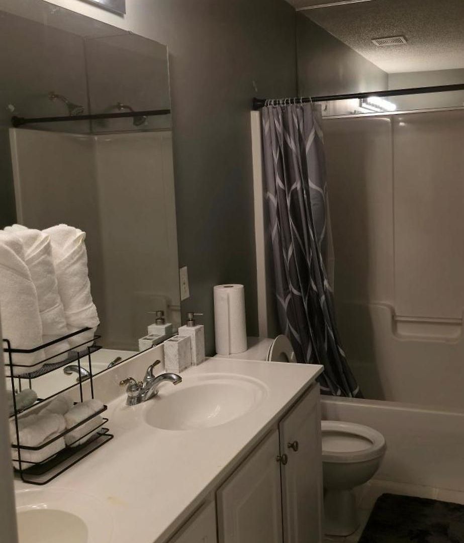 Spacious Near Up-town And Clt Airport
