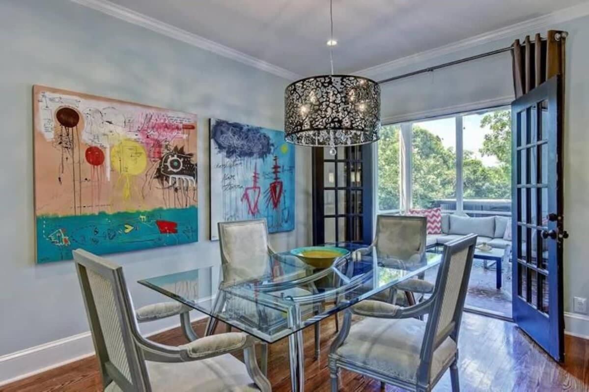 Elegant 2br With Covered Patio Holiday home