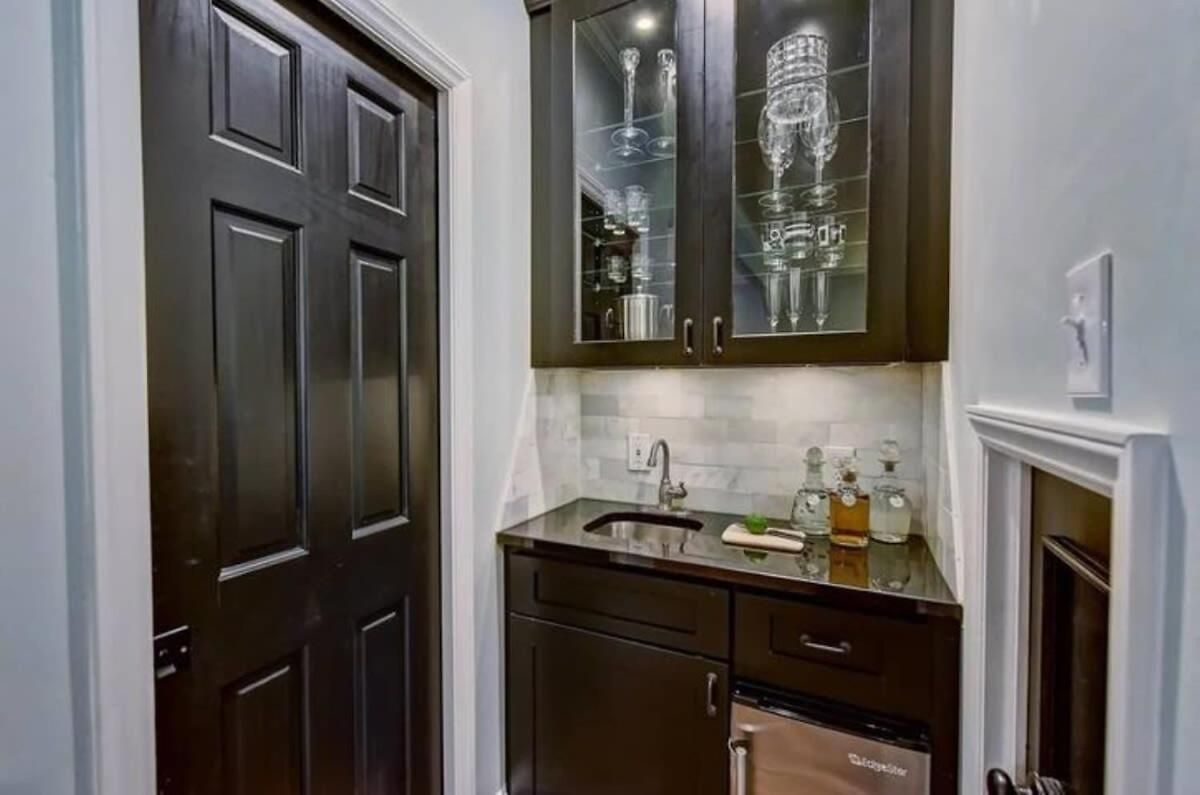 Elegant 2br With Covered Patio *