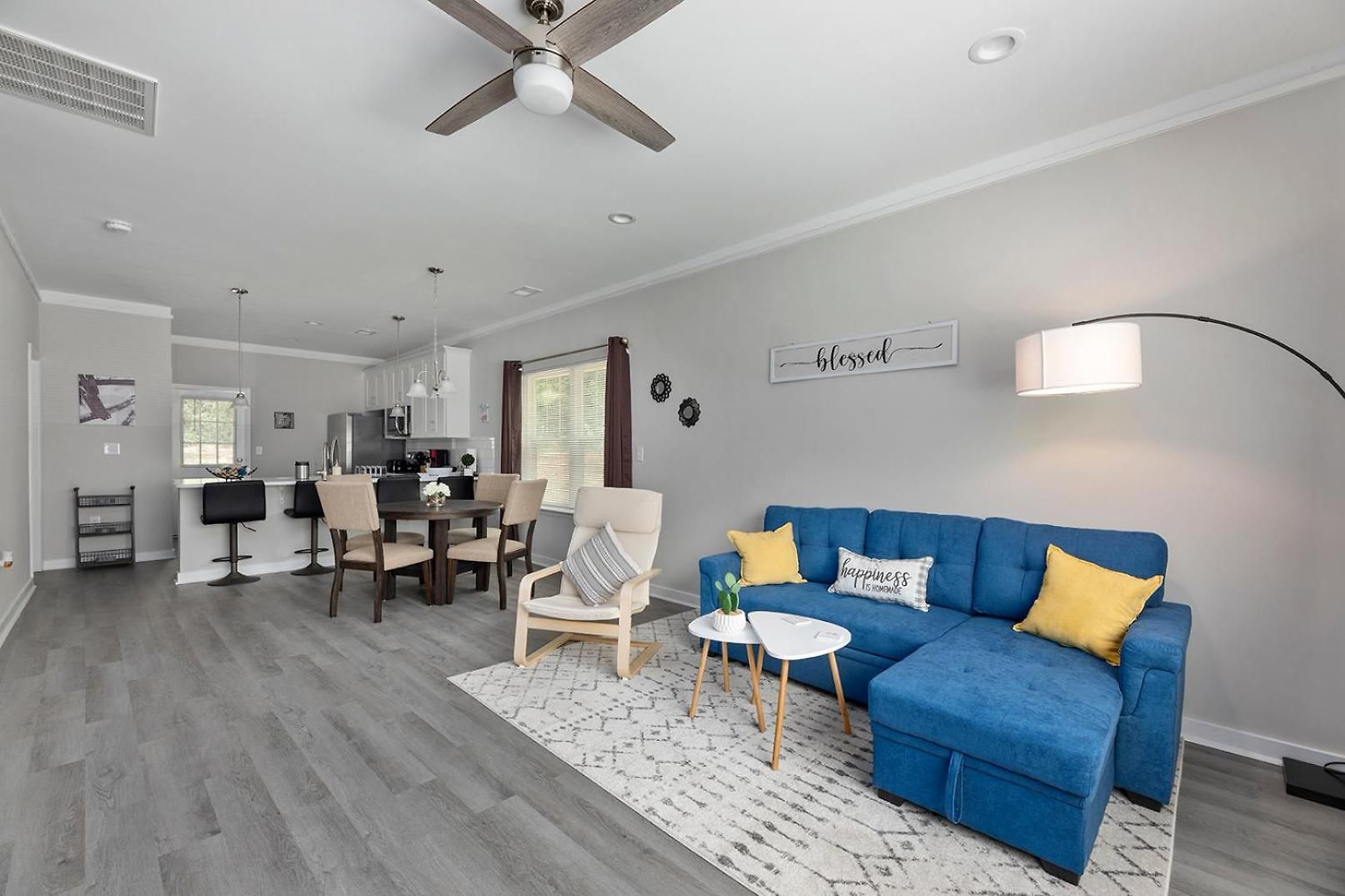 Cozy & Modern Close To Uptown & Airport *
