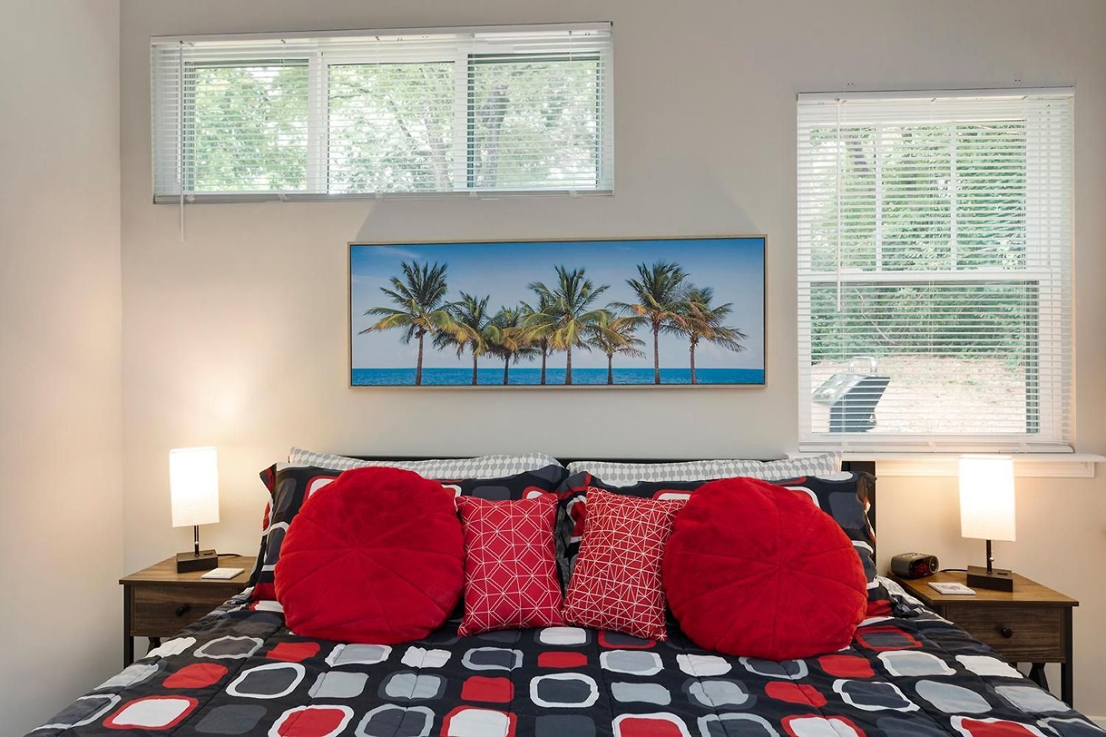 Cozy & Modern Close To Uptown & Airport
