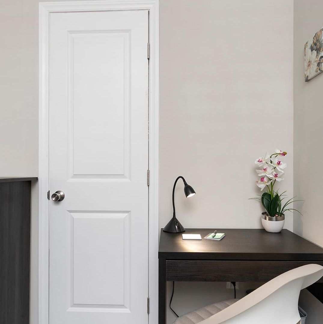 Cozy & Modern Close To Uptown & Airport *