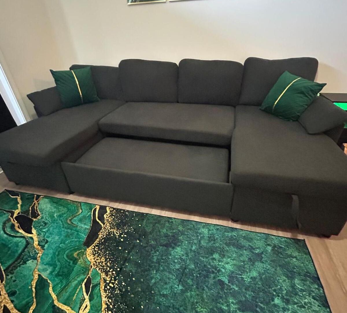 Spacious 2 Bedroom With 4 Beds And Free Parking Apartment