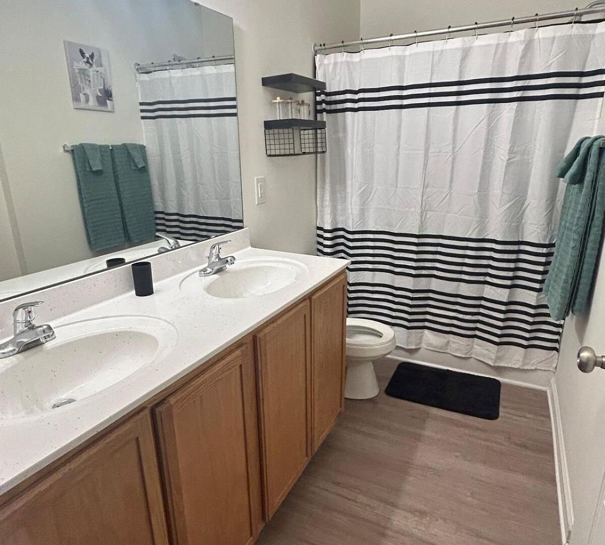 Apartment Spacious 2 Bedroom With 4 Beds And Free Parking