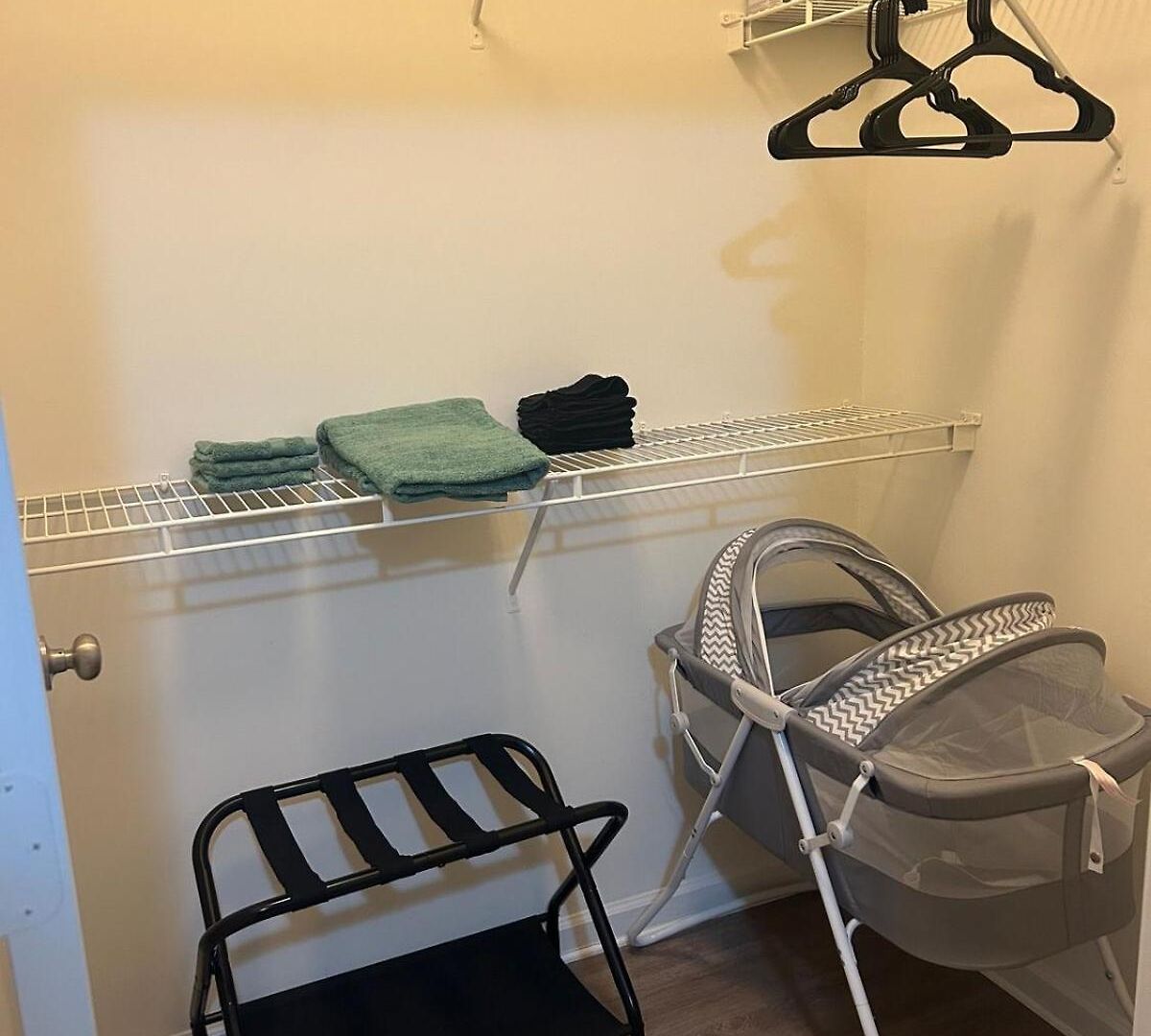 Spacious 2 Bedroom With 4 Beds And Free Parking Apartment Charlotte