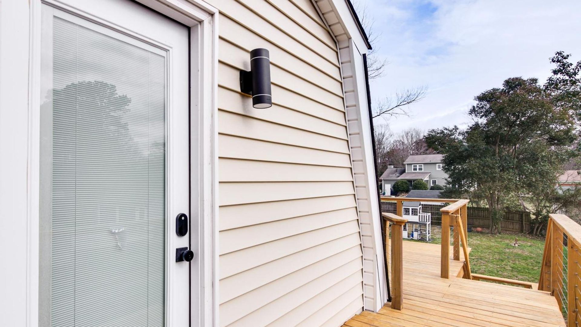 Holiday home 6 Mi To Spectrum Center: Spacious Getaway W/ Deck *