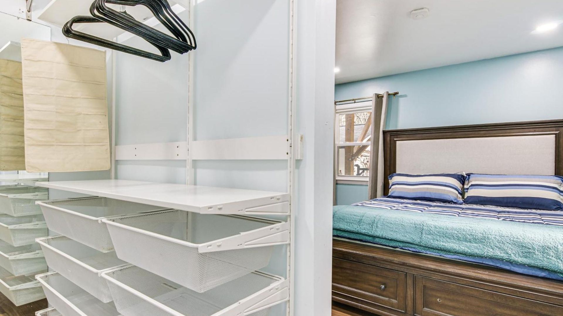 6 Mi To Spectrum Center: Spacious Getaway W/ Deck