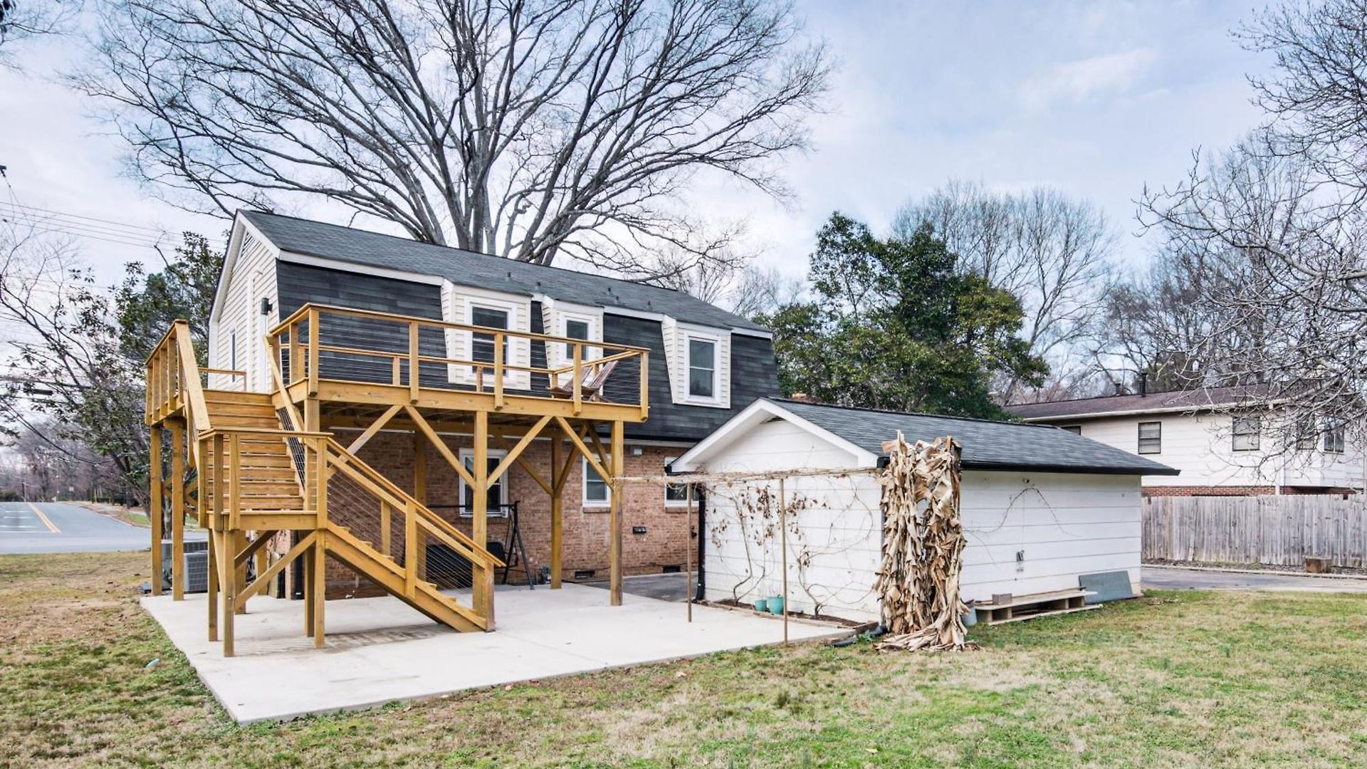 6 Mi To Spectrum Center: Spacious Getaway W/ Deck *