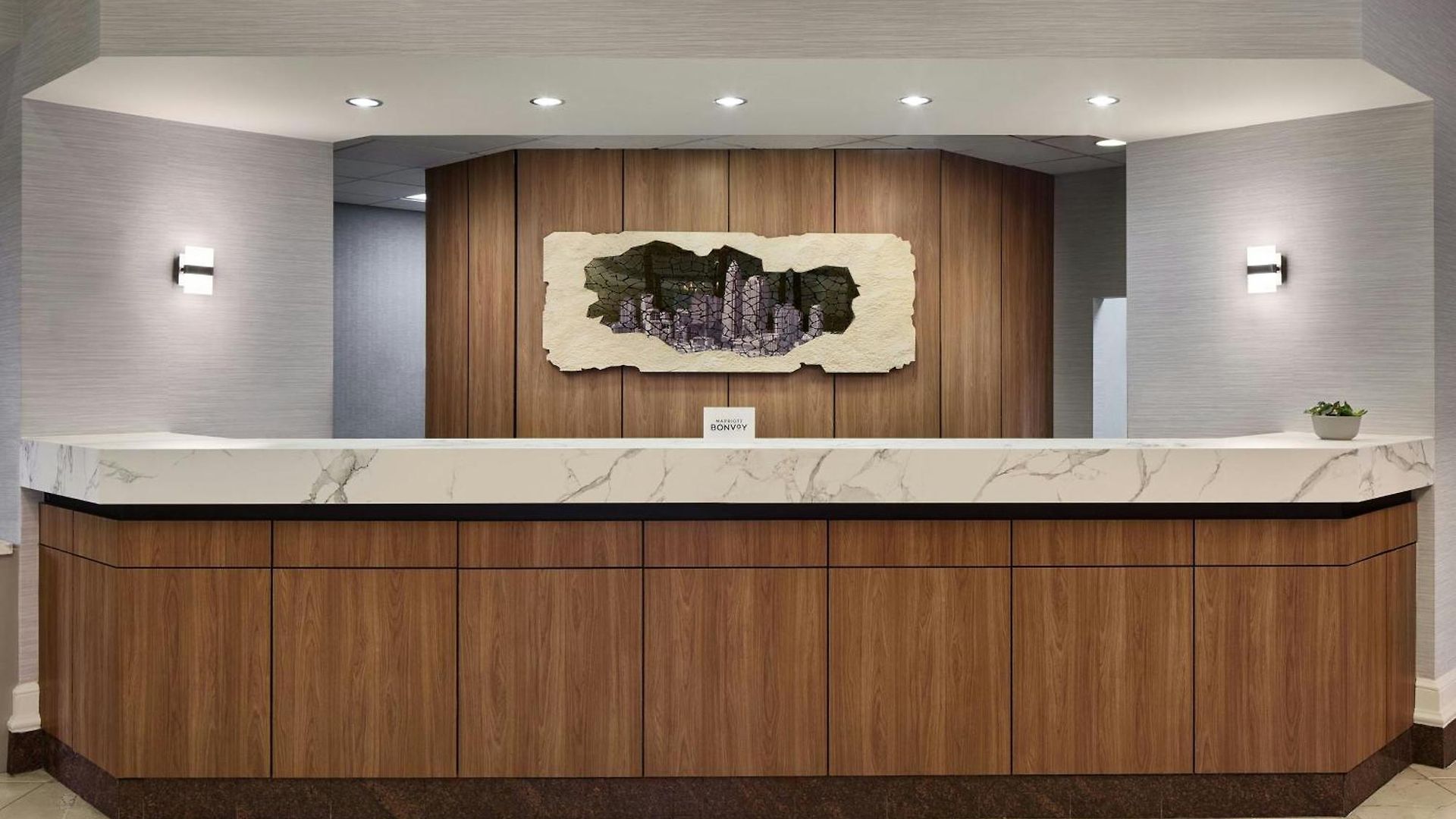 Uptown Hotel 3*
