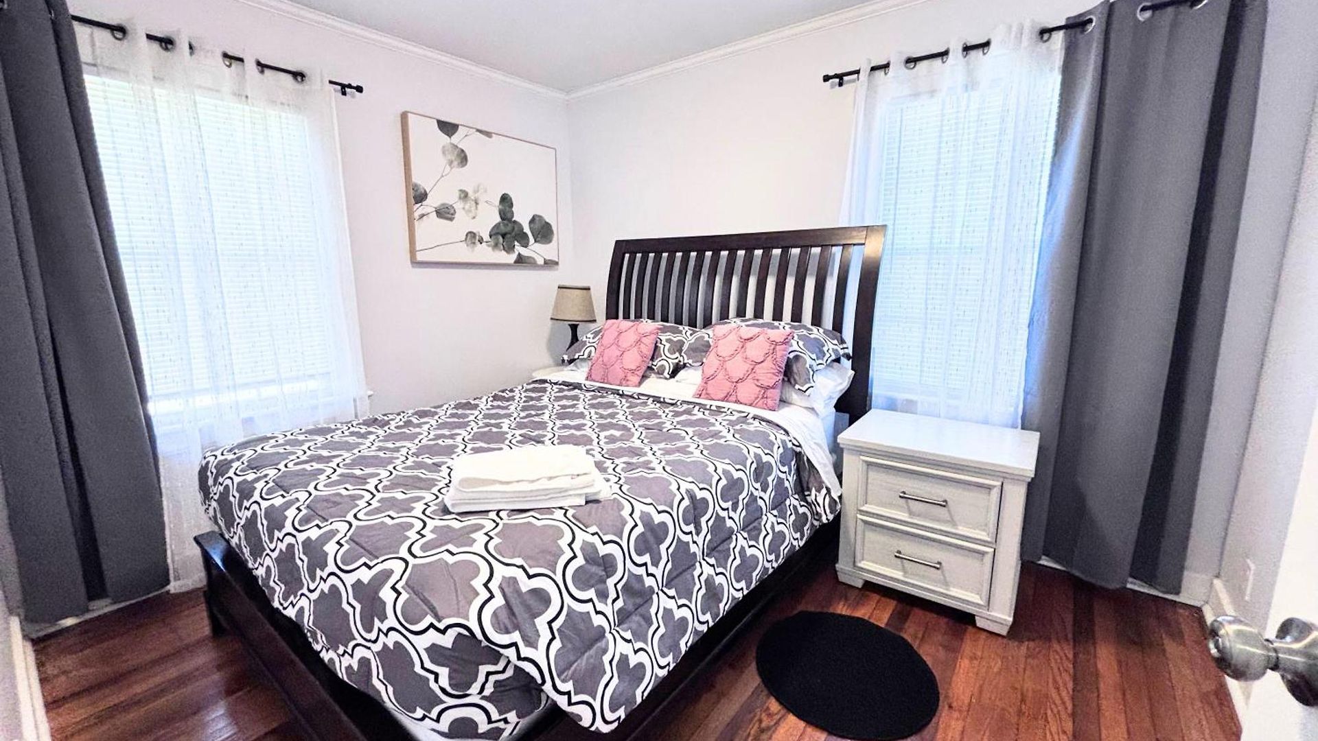 Holiday home Charming 3 Bdrm In - 1 Mile To Uptown