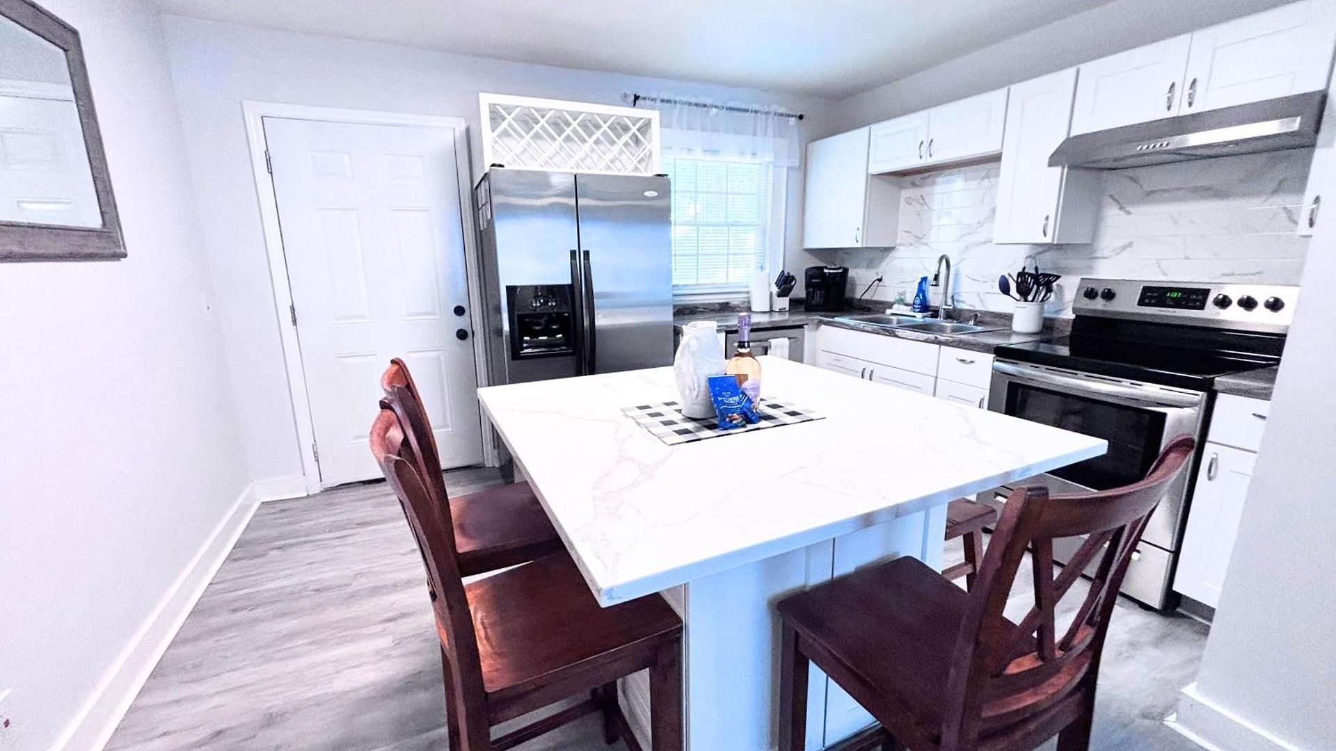 Charming 3 Bdrm In - 1 Mile To Uptown *