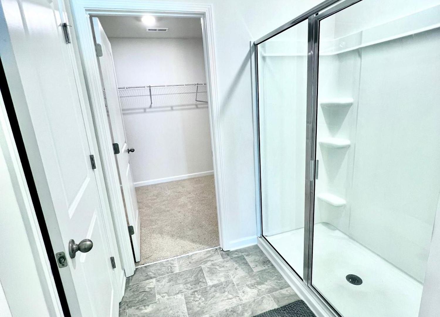 Spacious 4-bedroom House,6beds With Office Space Charlotte