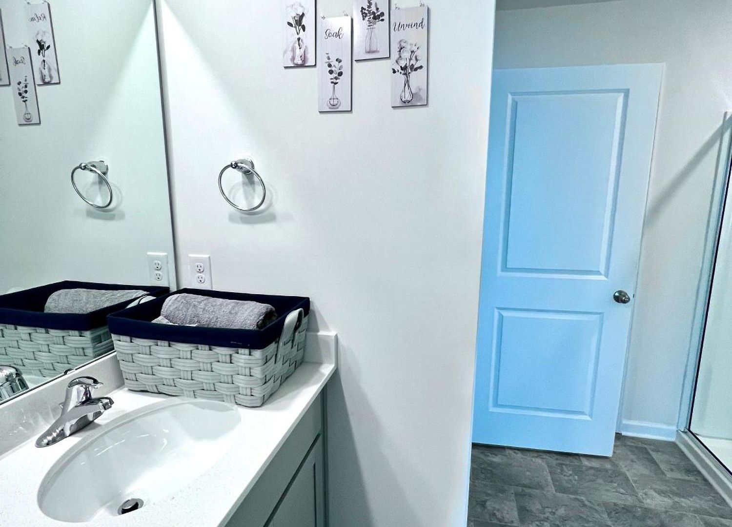 Spacious 4-bedroom House,6beds With Office Space * Charlotte