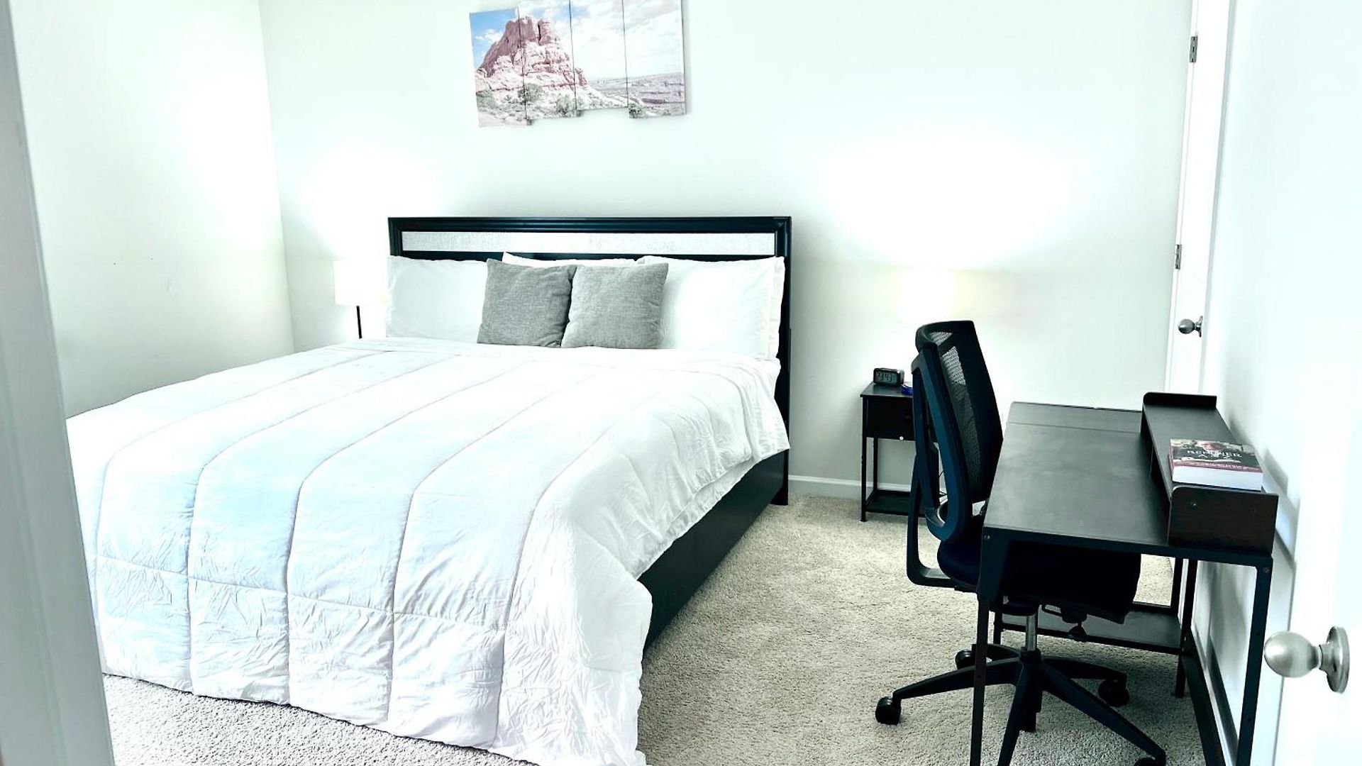 Holiday home Spacious 4-bedroom House,6beds With Office Space